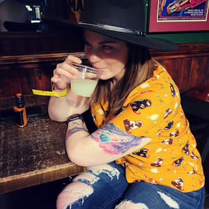 Meet your Posher, Mia